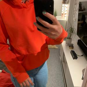  Orange hoodie från bikbok. +frakt