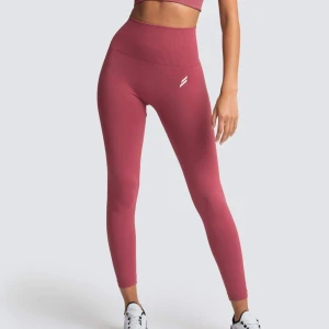 Doyoueven tajts - Säljer dessa doyoueven träningstajts då dom är för små för mig. Storlek S men dom skulle även passa en XS. I bra skick men märket på höften har blivit lite nött men inget man tänker på😁 