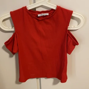 Tröja  - Fin mörk rosa tröja med lite skönare material 