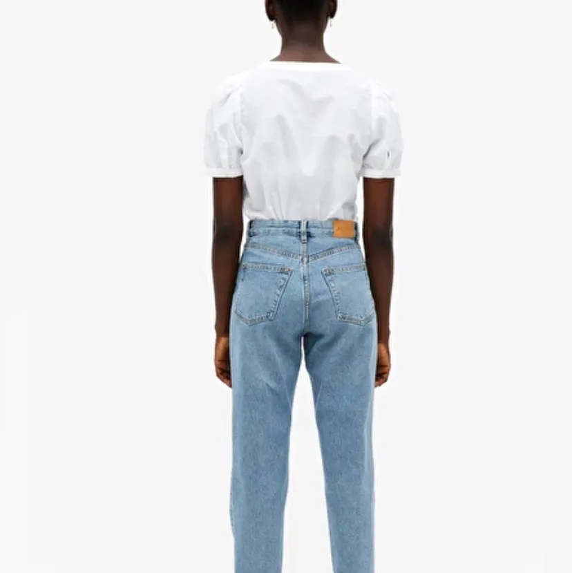 Säljer dessa super snygga och sköna jeans i storlek 27! . Jeans & Byxor.