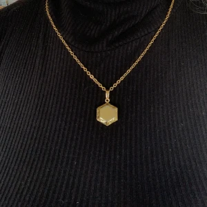 Halsband som går att öppna! 💛 - Superfint halsband som kan öppnas, frakten ingår 💛