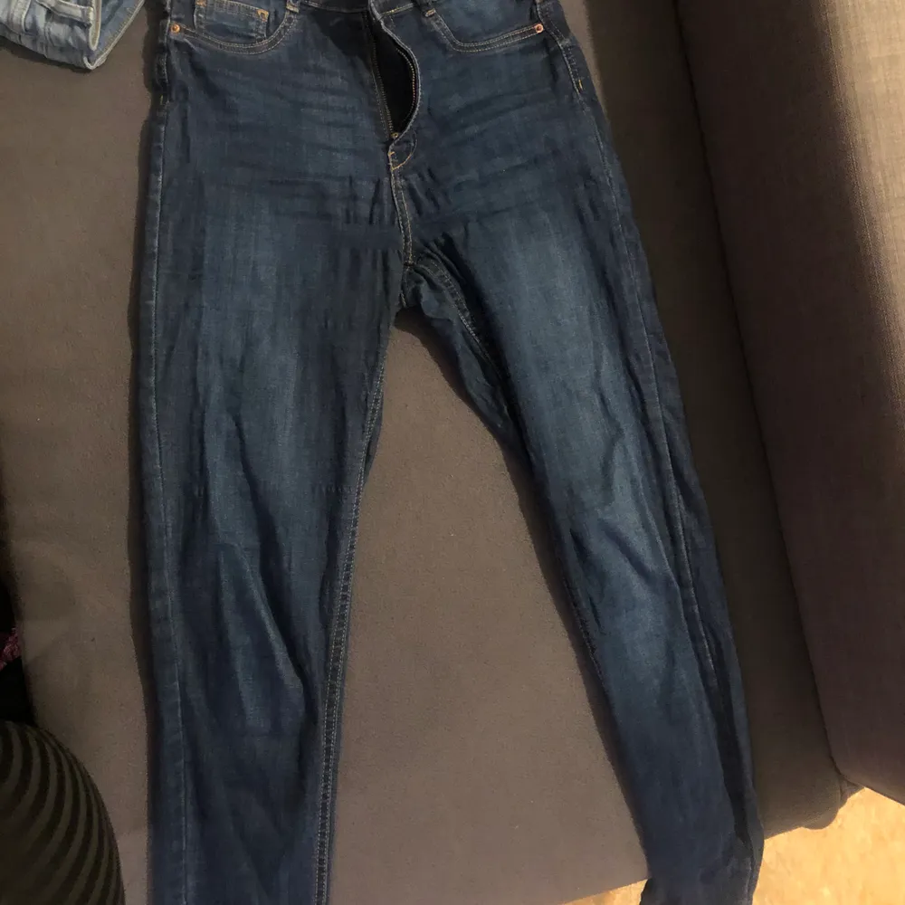 Ginatricot jeans har haft de i 3 månader . Jeans & Byxor.