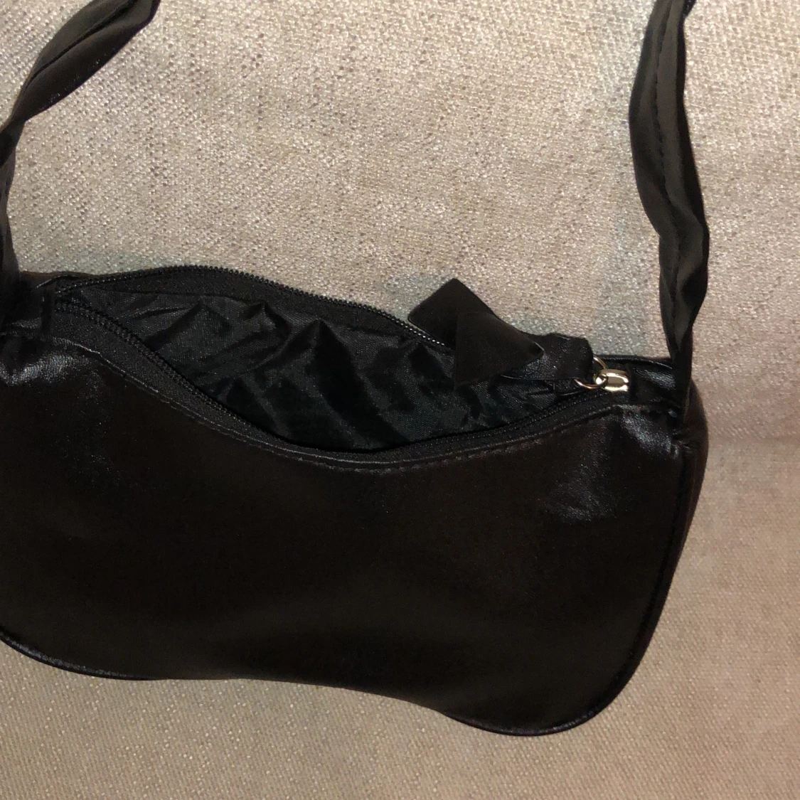 Svart väska - 90