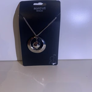 Halsband  - Helt oanvänt halsband du får de för 10kr och får stå för frakten.