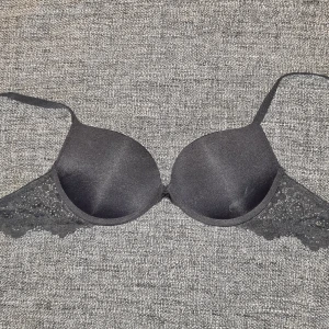 Pushup BH - BH med jätte mycket pushup lol.😋 Nästan oanvänd💞