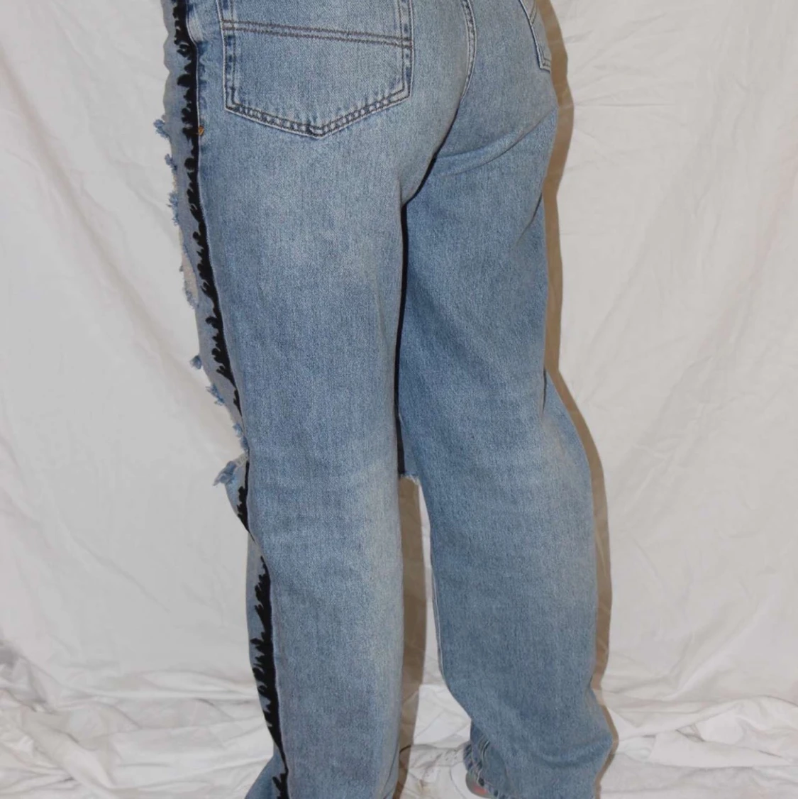 Slitna ljusa jeans - 91