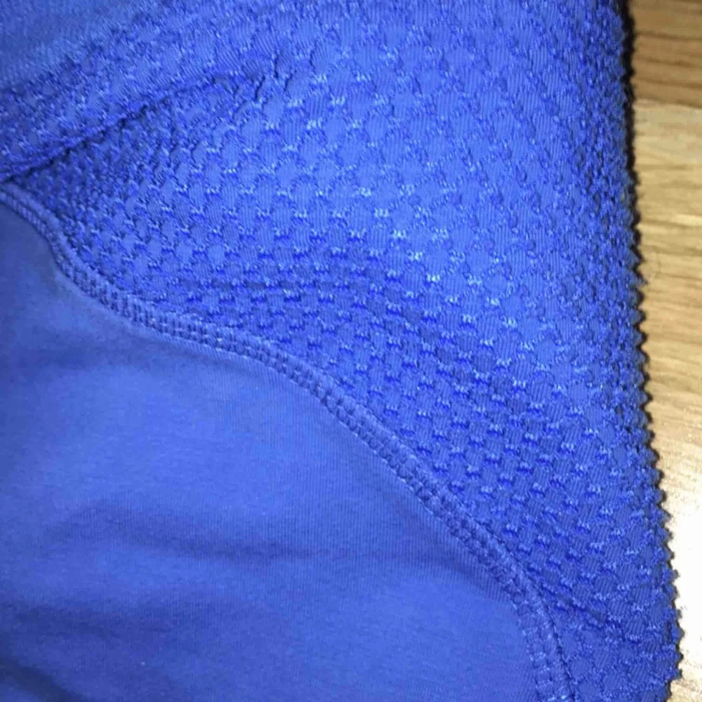 Sjukt snygga byxor I blå färgen  Jätte sköna Använd ett par gånger  Möts upp i Stockholm  . Jeans & Byxor.