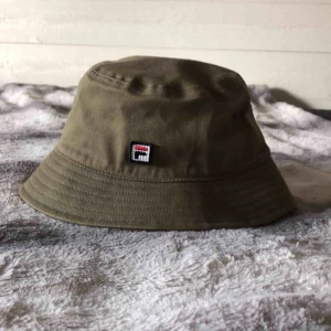  - knappt använd fiskehatt, köpt för 400kr 