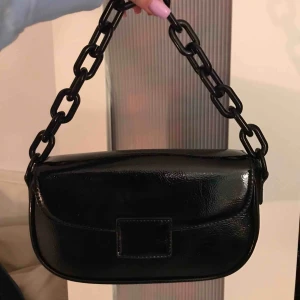  - Väska ifrån Gina Tricot