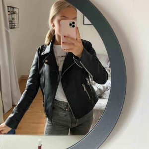  - Jätte fint skick då den knappt är använd, köparen står för frakt <3