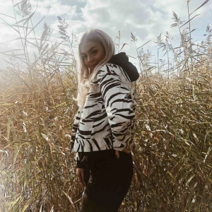  - Jeansjacka i zebra mönster, använd en gång