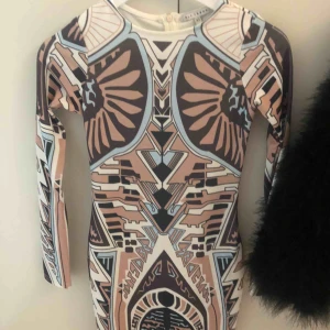  - Klänning från Nelly. Använd en gång. Köparen står för frakten 💕