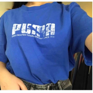  - T-shirt från Puma. Fint skick! Frakt tillkommer✨