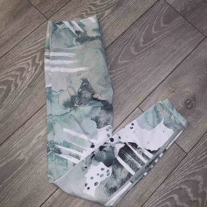  - Träningstights från Aimn Köparen står för frakt 