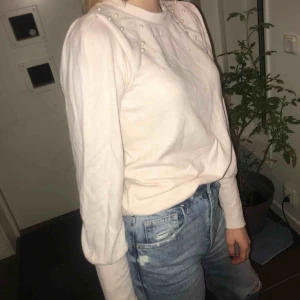  - Fin tröja som ej kommer till användning längre💕