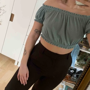  - Söt liten off-shoulder topp från hm!