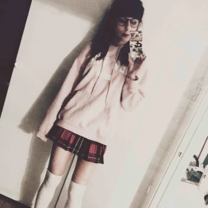  - Hoodie från HM använd 1 gång  Rosa Nypris 359kr  Kvitto finns från Jan 2020 