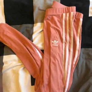  - Tights från adidas. Använda fåtal gånger.