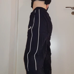 Puma trackpants - Skönaste brallorna köpta secondhand i Paris! 