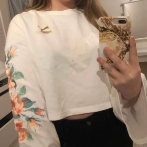 Äkta puma sweatshirt  - En äkta puma tröja (XS men passar också S) 