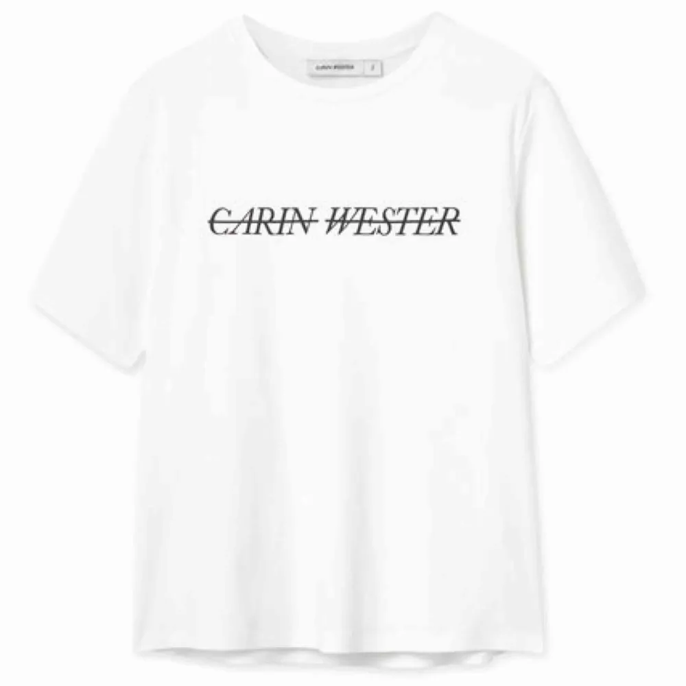 Carin Wester tshirt i stl S, supersnygg och stilren! . T-shirts.