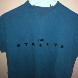  - Asball T-shirt från nakd😍 har en liten högre krage🤩