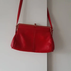  - Några få skav på vissa ställen