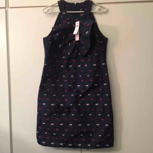  - Klänning från banana republic köpt i USA. Det finns lappen kvar. Ny och bra skick