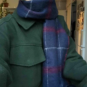  - Halsduk från Monki