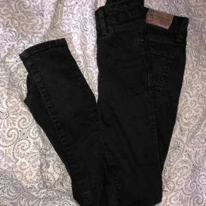  - original pris: 2000kr knappt använda, fler bilder kan fås.  Äkta Ralph Lauren. Slim/skinny fit 💞💗