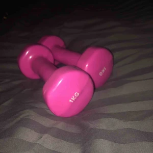  - Hantlar med 1Kg Inga fel, nyskick 