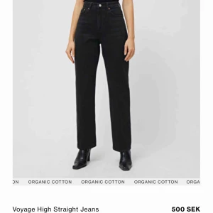  - Säljer dessa jeans då jag köpt dom i fel storlek, använda få gånger och är i mycket gott skick. Köparen står för frakten!