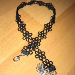  - Fin chocker ifrån gina tricot 🌸
