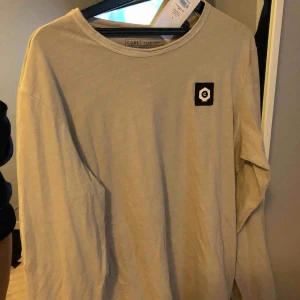  - Killtröja ifrån Jack&jones Core  Aldrig använt  Hämtas i Söråker eller står köparen för frakten 