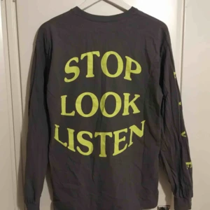  - Travis scott Astroworld Merch Köpt på Lollapalooza (Sthlm, 2019) Liten i storleken för att vara en L Använd 1 gång