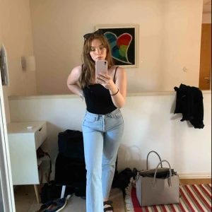  - Superfina jeans från Levis 501. Strl 26. Bra skick, säljer pga har blivit för små :( Möts upp i Växjö eller så betalar köparen frakt :) 💖