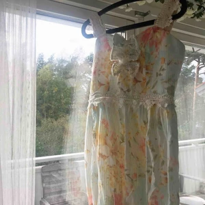  - Söt Kawaii/Lolita ”ballongklänning” från märket Fokiwa. Hög kvalité! Använd 2-3 gånger. Inga hål eller fläckar. Storlek M.