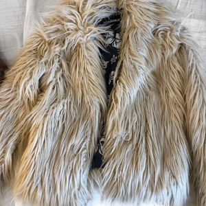 Jacka  - Pälsjacka från märket Rock and blue. Passar storlek XS/S