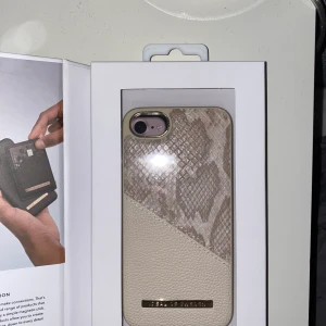 Ideal of Sweden iPhone 8/7/6/6S - Säljer mitt orörda skal från ideal of Sweden för iPhone 8 / 7 / 6 / 6S. Säljer det för 100kr. 