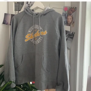  highschool hoddie - Eventuell frakt tillkommer, hör av er vid frågor❤️