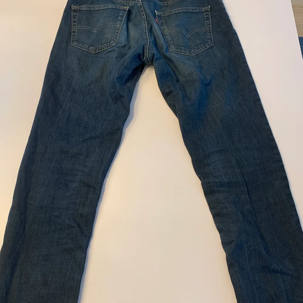 Levis 511 jeans i ok skick. Strl W32 L34 . Jeans & Byxor.