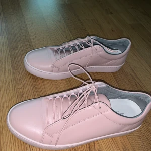 Vagabond skor, storlek 39 - Storlek 39, Normal i storleken. Använd endast 1 gång pga för små för mig. Så i väldigt bra skick. 