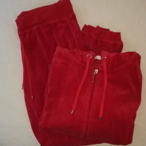 velour mjukisset från cubus - säljer nu mitt väl använda mjukisset i velour från cubus, köpt för 499kr (250kr/st, mitt pris 200 kr för hela settet