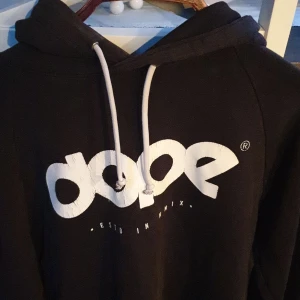 Dope hoodie strl S - Använt skick