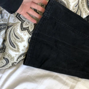 Bootcut Jeans - Använt typ 6 gånger, dom sitter för Tajt för mig