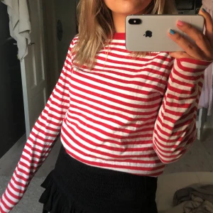 Randig tröja  - Säljer denna as fina randiga tröjan i storlek S. Frakt tillkommer