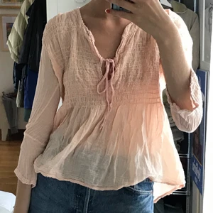 Söt blus  - Blus i en dov aprikos färg! Supersöt💕