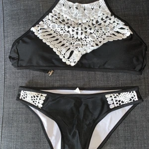 Bikini - Snygg Bikini som är förliten för mig. Aldrig använd. Står att det är en strl M men skulle säga att storleken är xs/s. Pris är med frakt.