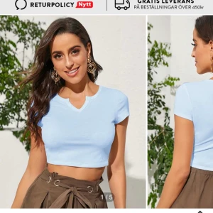 Topp - Blå topp, super fin. Strl L omen passar S. Jag fick hem två stycken när jag beställt en, därav Säljer jag. 