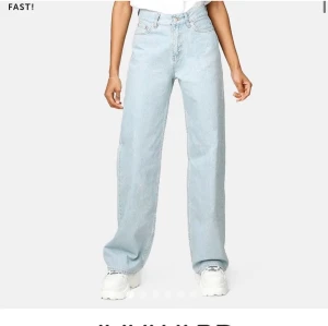 Junkyard jeans  - Jättefina raka jeans från Junkyard, använda men fortfarande fina och välbehållna 💕 Nypris 400kr.    storlek 26 (frakten står köparen för)